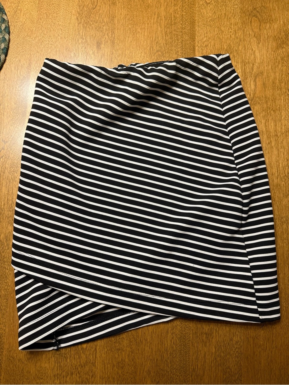 SO Black & White Striped Asymmetrical Tulip Skirt - Small - Picture 1 of 3